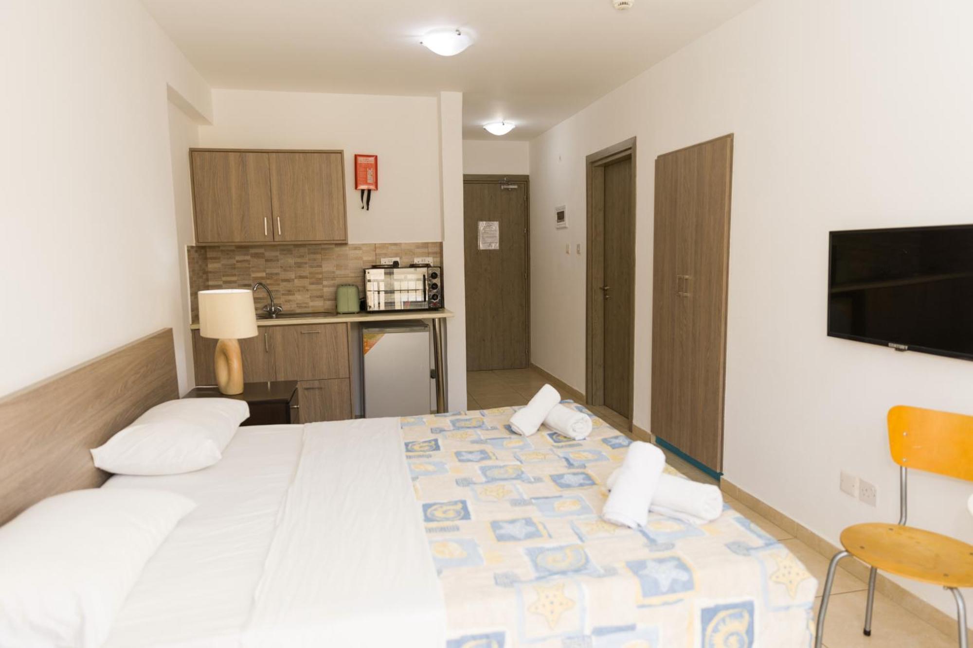 Alecos Hotel Apartments Paphos Eksteriør bilde