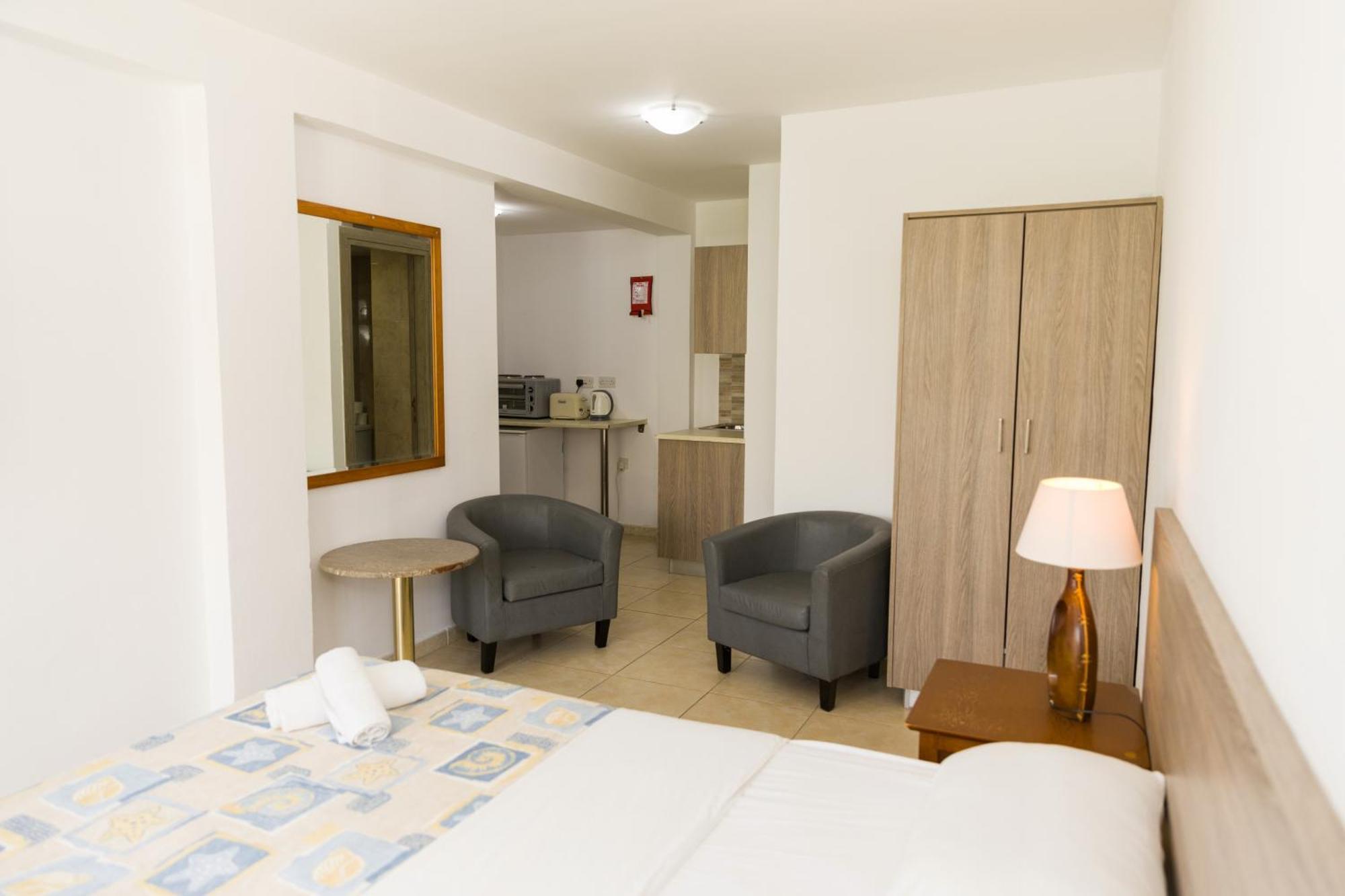 Alecos Hotel Apartments Paphos Eksteriør bilde