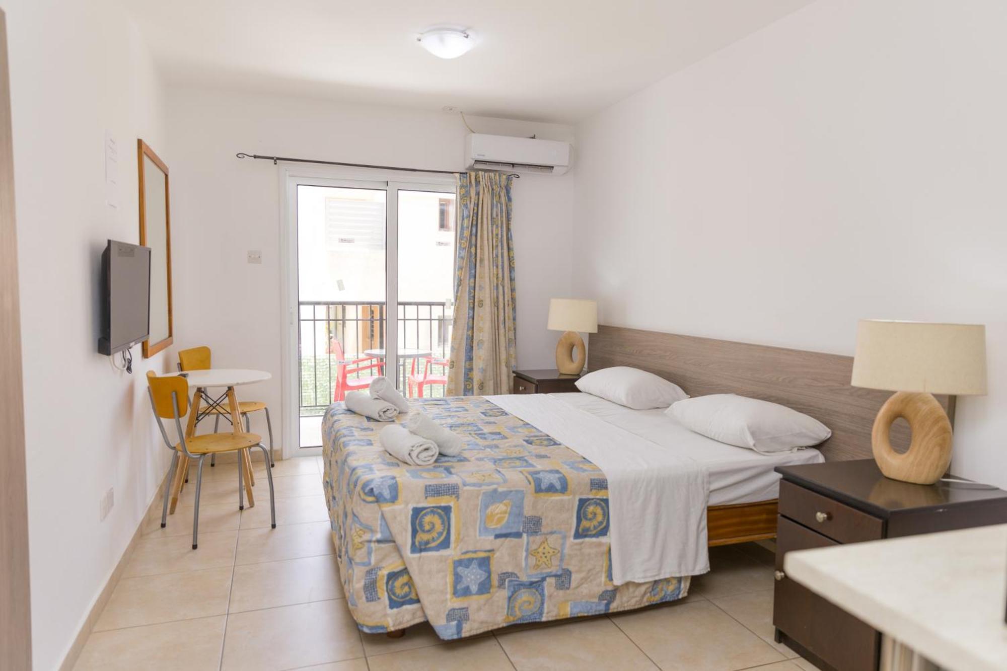 Alecos Hotel Apartments Paphos Eksteriør bilde